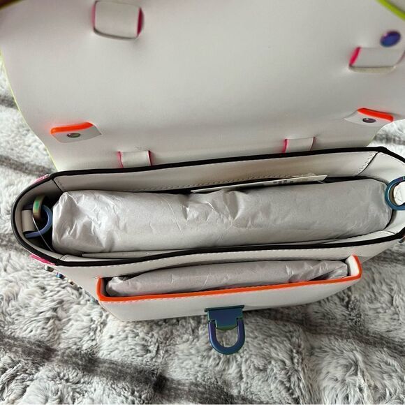 MICHAEL KORS Manhattan Medium Contrast-Trim Leather Satchel. - Picture 8 of 16